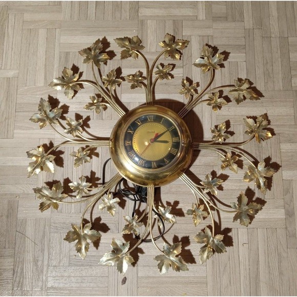 VINTAGE 1960'S United Brass Ivy Leaf Wall Clock